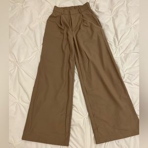 Commense- never worn! Size small